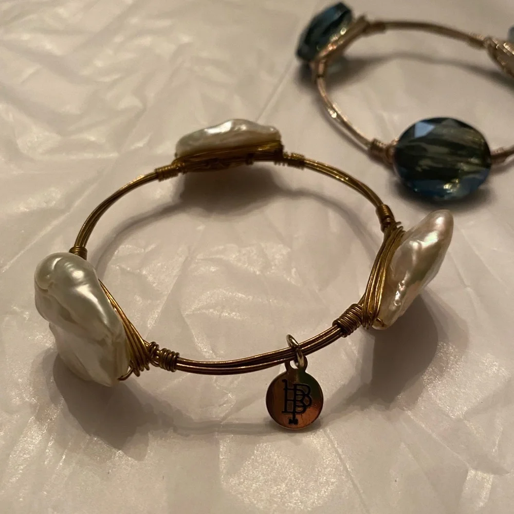 Bourbon and Bowties Pearl and Navy Bracelet Set - Picture 5 of 9